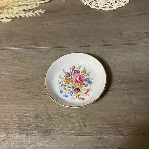 Vintage 1982 Avon Royal Worcester England Bournemouth Trinket Dish - Picture 4 of 4
